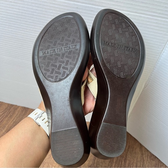 Italian Shoemakers Jewel Bead Gold Wedge Sandals Size 9 - Picture 9 of 13